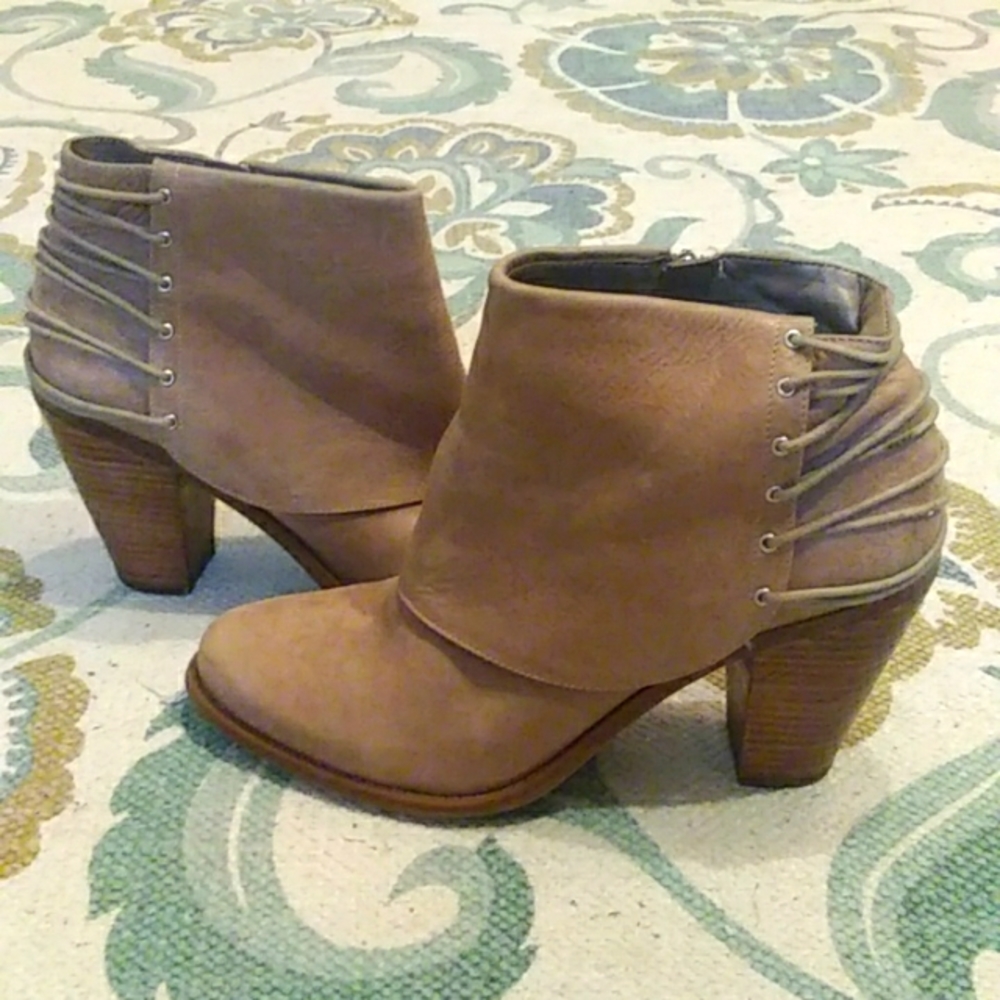 Practically new JESSICA SIMPSON CALVEY BOOTIES. SZ 10